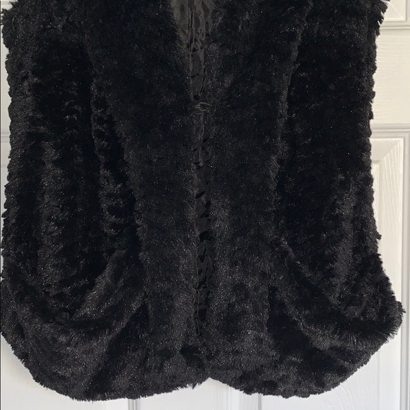 JOLT Nordstrom Faux Fur Clasp Vest w/ Pockets S - Picture 5 of 10